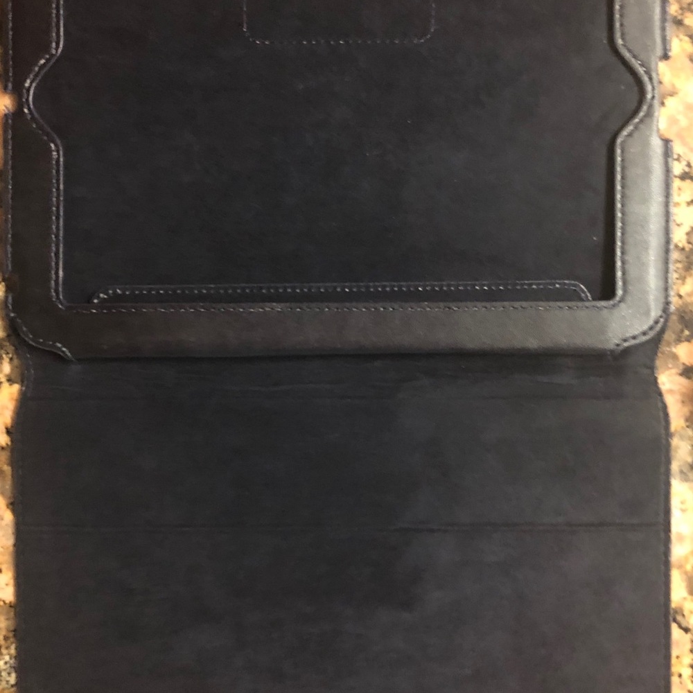 Fossil IPad Cover for 2,3 or 4 - Picture 2 of 4